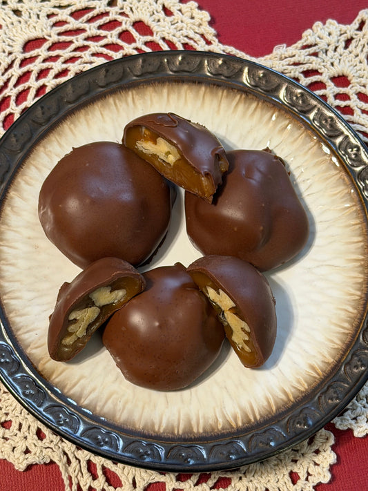Homemade Caramel Walnut Turtles